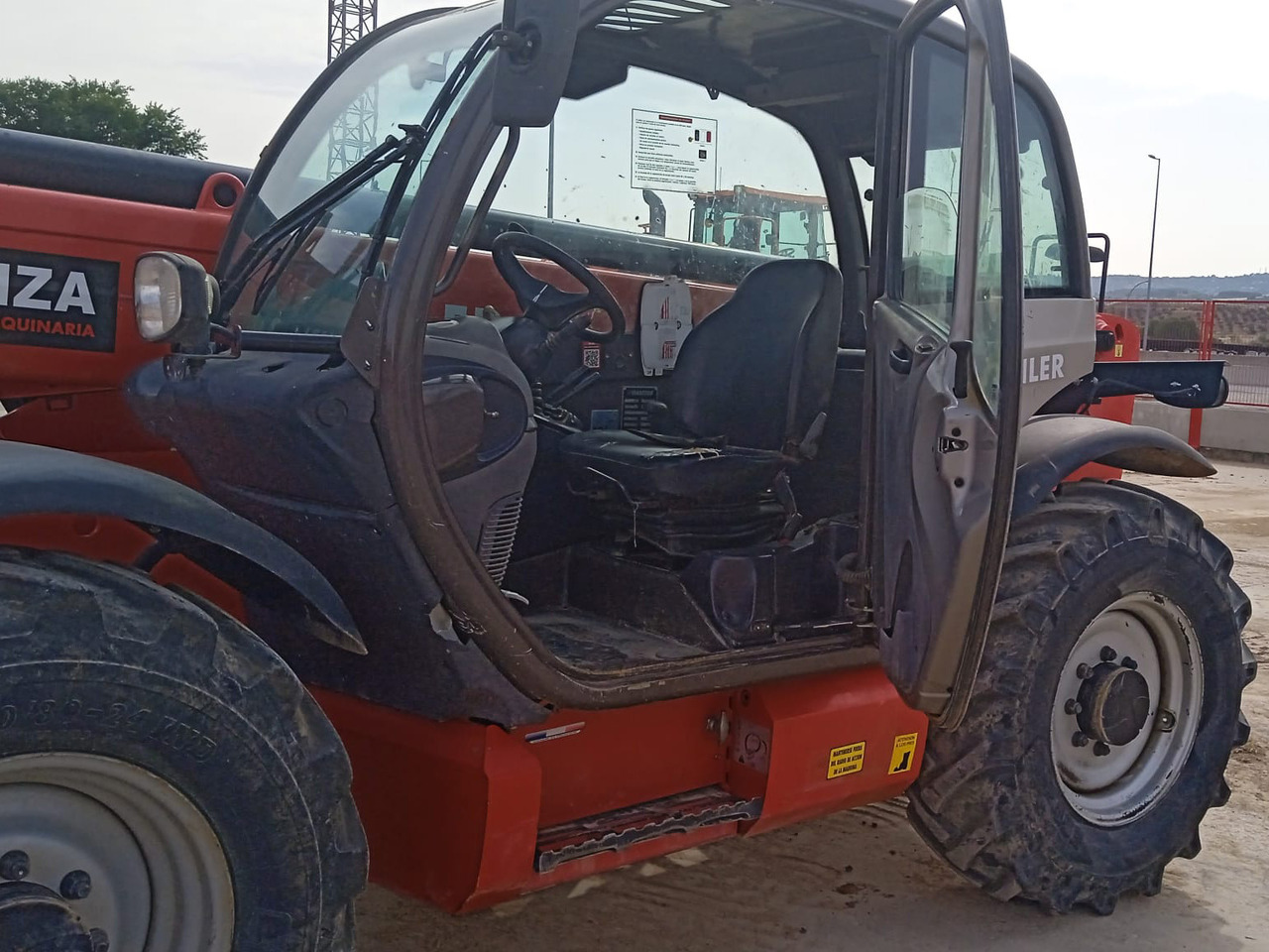 Telescopic handler MANITOU MT1335 EASY: picture 6