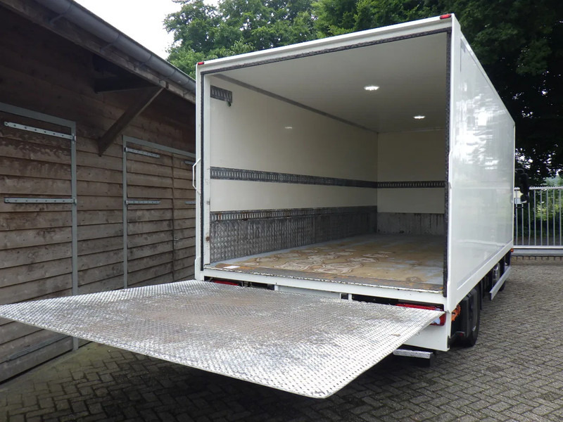 MAN TGL 12.220 Euro 6 / Dhollandia 2000 KG / Airco / 11.990 kg - Box truck: picture 5 MAN TGL 12.220 Euro 6 / Dhollandia 2000 KG / Airco / 11.990 kg - Box truck: picture 5