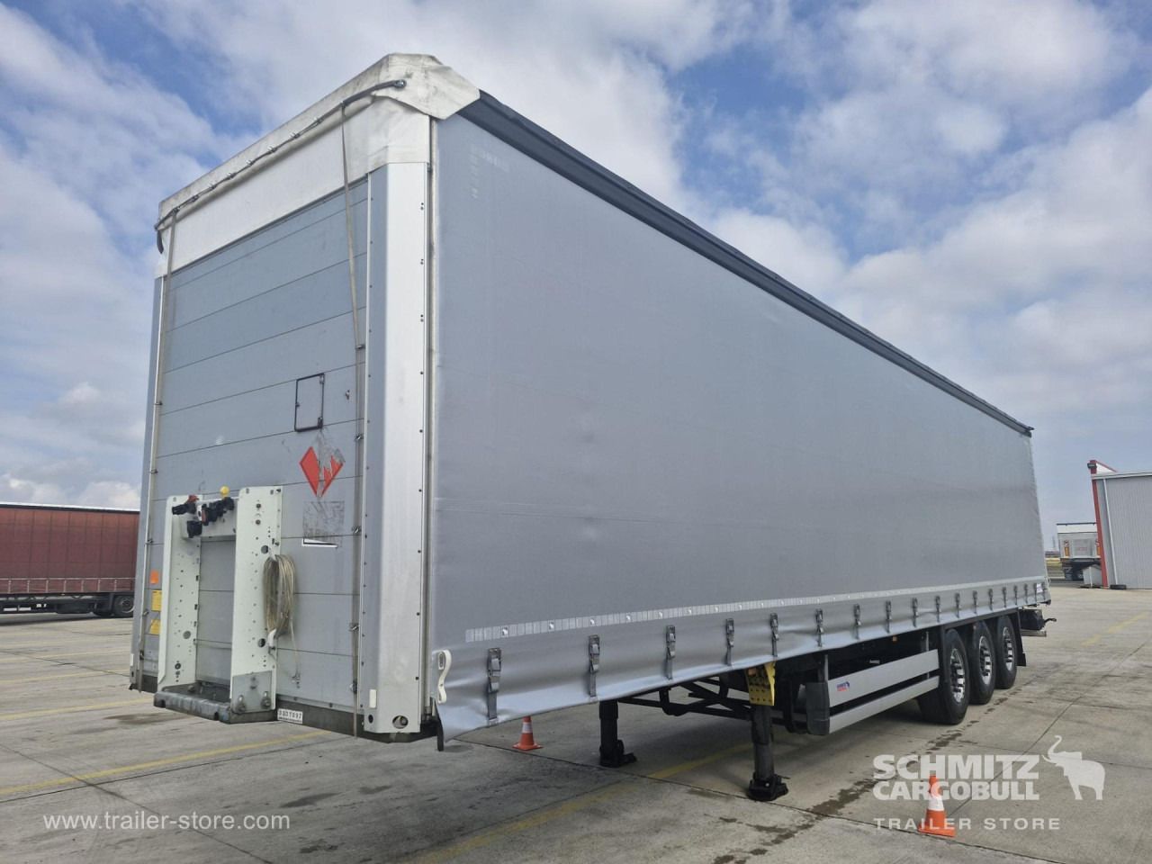 SCHMITZ Curtainsider Standard - Curtainsider semi-trailer: picture 1 SCHMITZ Curtainsider Standard - Curtainsider semi-trailer: picture 1