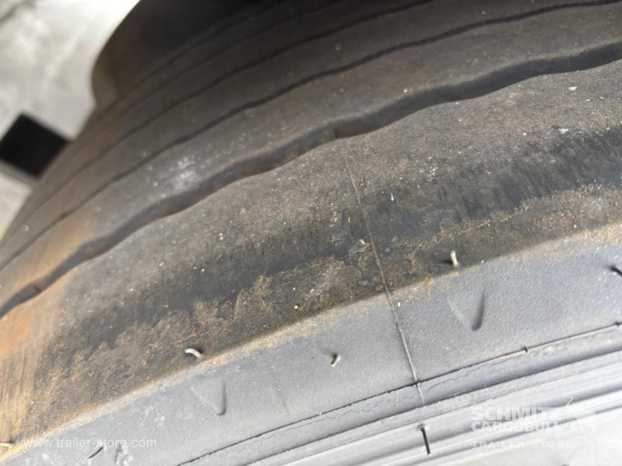 SCHMITZ Curtainsider Varios - Curtainsider semi-trailer: picture 2 SCHMITZ Curtainsider Varios - Curtainsider semi-trailer: picture 2