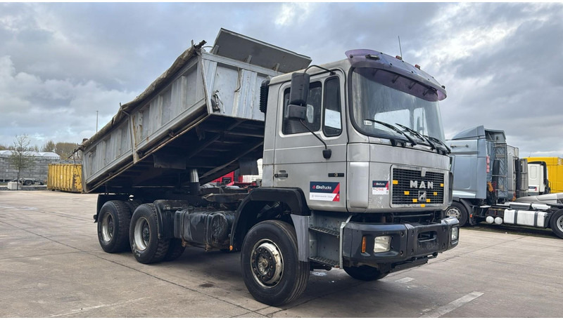 MAN 26.372 (MANUAL PUMP / POMPE MANUELLE / LAMES / GRAND PONT / STEEL SUSP. / 6 CYLINDER) - Tipper: picture 3 MAN 26.372 (MANUAL PUMP / POMPE MANUELLE / LAMES / GRAND PONT / STEEL SUSP. / 6 CYLINDER) - Tipper: picture 3