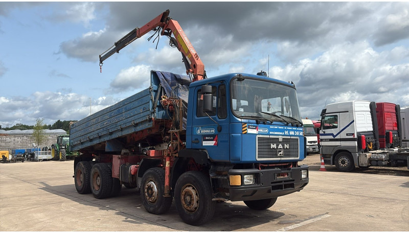 MAN 35.362 (6 CYLINDER / MANUAL PUMP / 8X4 / FALFINGER CRANE PK80 / STEEL SUSP.) - Tipper, Crane truck: picture 3 MAN 35.362 (6 CYLINDER / MANUAL PUMP / 8X4 / FALFINGER CRANE PK80 / STEEL SUSP.) - Tipper, Crane truck: picture 3