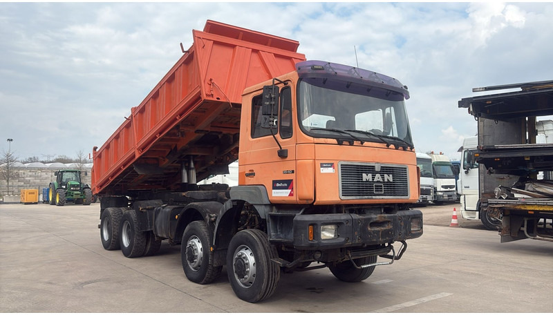 MAN 35.403 (8X6 / 3 PONTS / LAMES / GRAND PONT / 6 CYLINDER / STEEL SUSP.) - Tipper: picture 5 MAN 35.403 (8X6 / 3 PONTS / LAMES / GRAND PONT / 6 CYLINDER / STEEL SUSP.) - Tipper: picture 5