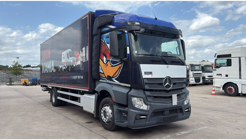 Mercedes-Benz ACTROS 1940 (BE TRUCK / TOP CONDITION / LIFT / AIRCO / BOX 8.06X2.47X2.62) - Box truck: picture 3 Mercedes-Benz ACTROS 1940 (BE TRUCK / TOP CONDITION / LIFT / AIRCO / BOX 8.06X2.47X2.62) - Box truck: picture 3