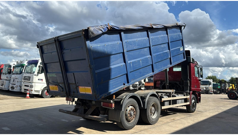 Mercedes-Benz Actros 2540 (EPS / EURO 2 / GRAND PONT / 6X2 / PARFAIT ETAT) - Tipper: picture 4 Mercedes-Benz Actros 2540 (EPS / EURO 2 / GRAND PONT / 6X2 / PARFAIT ETAT) - Tipper: picture 4