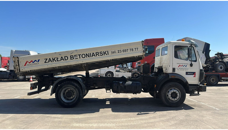 Mercedes-Benz SK 1820 (POMPE MANUELLE / LAMES / GRAND PONT / TRES PROPRE) - Tipper: picture 4 Mercedes-Benz SK 1820 (POMPE MANUELLE / LAMES / GRAND PONT / TRES PROPRE) - Tipper: picture 4
