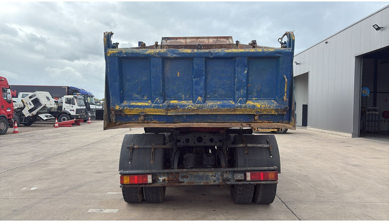 Tipper Mercedes-Benz actros 3340 (6X6 / BOITE MANUELLE /MANUAL GEARBOX / 3 PONTS / V6 / MP1): picture 6
