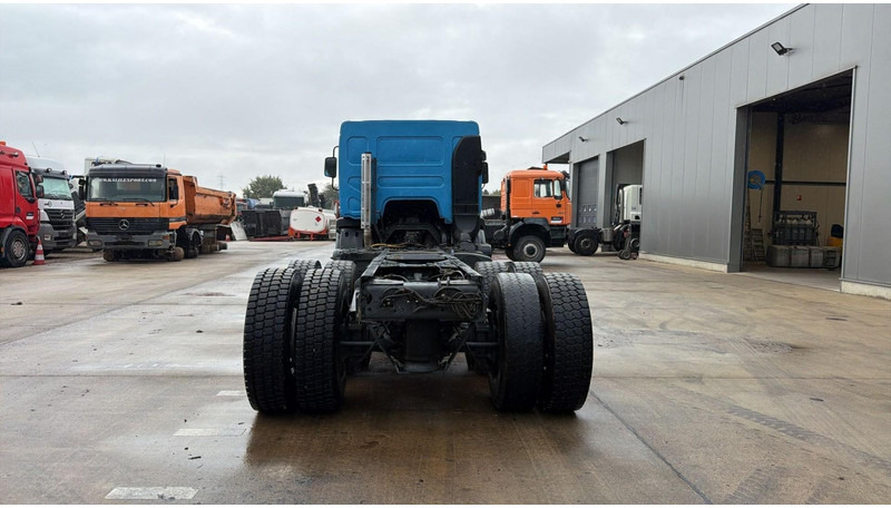 Renault KERAX 420 (LAMES / GRAND PONT / STEEL SUSP. / BIG AXLE / MANUAL GEARBOX / BOITE MANUELLE) - Cab chassis truck: picture 5 Renault KERAX 420 (LAMES / GRAND PONT / STEEL SUSP. / BIG AXLE / MANUAL GEARBOX / BOITE MANUELLE) - Cab chassis truck: picture 5