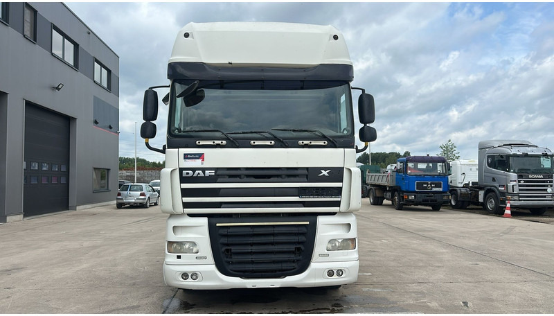 DAF 105 XF 460 (BOITE MANUELLE / MANUAL GEARBOX / CLEAN CONDITION / PROPRE) - Tractor unit: picture 2 DAF 105 XF 460 (BOITE MANUELLE / MANUAL GEARBOX / CLEAN CONDITION / PROPRE) - Tractor unit: picture 2