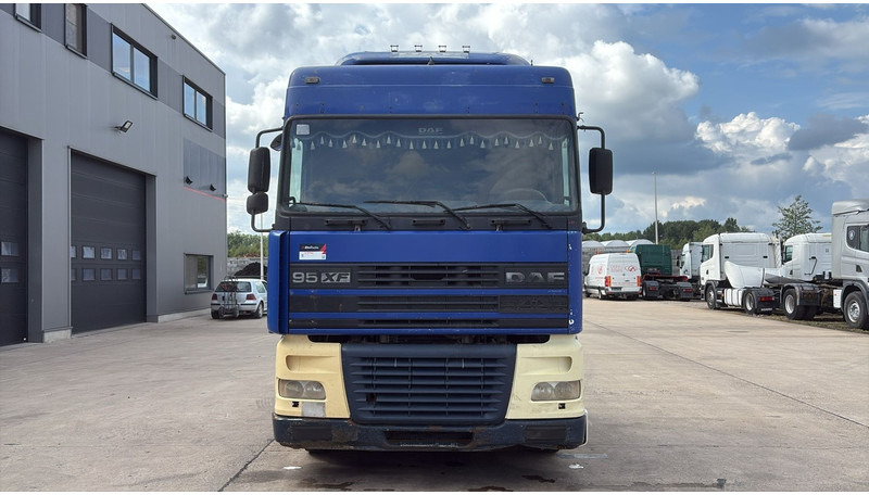 DAF 95 XF 430 (EURO 3 / BOITE MANUELLE / MANUAL GEARBOX) - Tractor unit: picture 2 DAF 95 XF 430 (EURO 3 / BOITE MANUELLE / MANUAL GEARBOX) - Tractor unit: picture 2