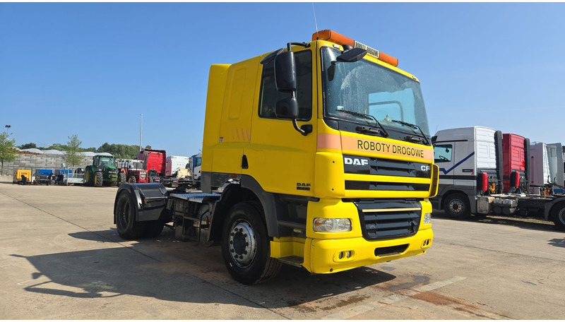 DAF CF 85.410 (LOW CABIN / BOITE MANUELLE / MANUAL GEARBOX / GOOD CONDITION / AIRCO) - Tractor unit: picture 3 DAF CF 85.410 (LOW CABIN / BOITE MANUELLE / MANUAL GEARBOX / GOOD CONDITION / AIRCO) - Tractor unit: picture 3