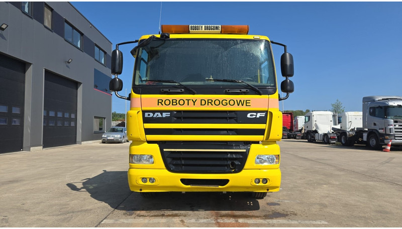 DAF CF 85.410 (LOW CABIN / BOITE MANUELLE / MANUAL GEARBOX / GOOD CONDITION / AIRCO) - Tractor unit: picture 2 DAF CF 85.410 (LOW CABIN / BOITE MANUELLE / MANUAL GEARBOX / GOOD CONDITION / AIRCO) - Tractor unit: picture 2