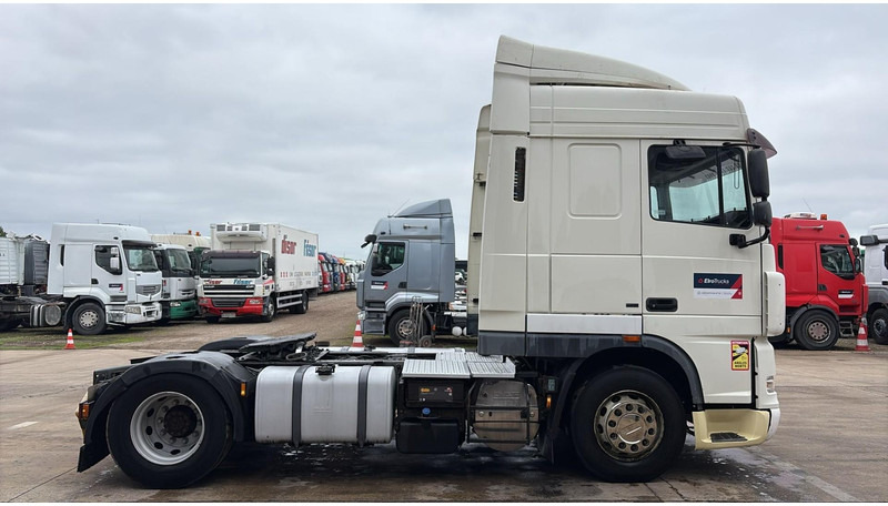 DAF XF 105.460 (BOITE MANUELLE / MANUAL GEARBOX) - Tractor unit: picture 3 DAF XF 105.460 (BOITE MANUELLE / MANUAL GEARBOX) - Tractor unit: picture 3