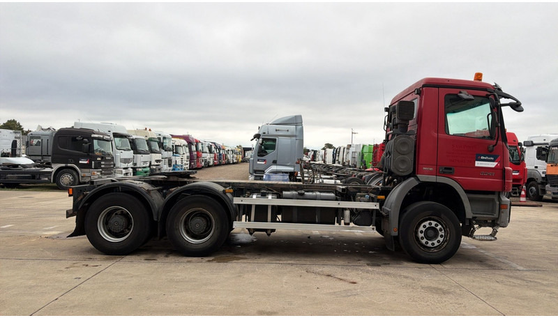 Mercedes-Benz Actros 3341 (EPS / CAMION BELGE !! / SUPS. LAMES / 33 TONNES / 3 PEDALES / MP2 / TRACTEUR ORIGINAL !! / V6 / MP2) - Tractor unit: picture 3 Mercedes-Benz Actros 3341 (EPS / CAMION BELGE !! / SUPS. LAMES / 33 TONNES / 3 PEDALES / MP2 / TRACTEUR ORIGINAL !! / V6 / MP2) - Tractor unit: picture 3
