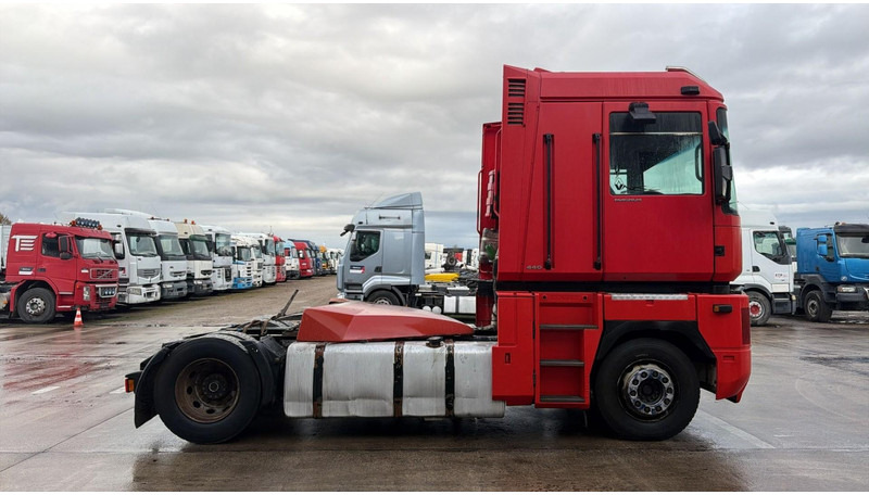 Renault AE 440 Magnum E-tech (BOITE MANUELLE / MANUAL GEARBOX) - Tractor unit: picture 3 Renault AE 440 Magnum E-tech (BOITE MANUELLE / MANUAL GEARBOX) - Tractor unit: picture 3
