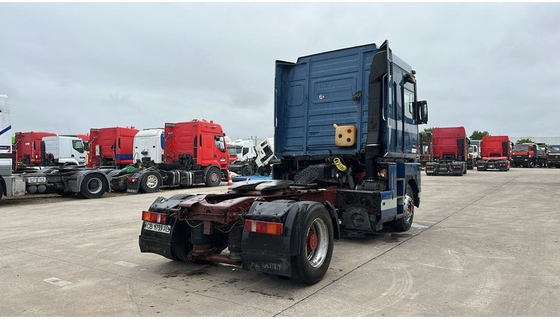 Renault Magnum AE 420 (2 CULASSE / POMPE MANUELLE / MANUAL PUMP / GRAND PONT) - Tractor unit: picture 5 Renault Magnum AE 420 (2 CULASSE / POMPE MANUELLE / MANUAL PUMP / GRAND PONT) - Tractor unit: picture 5