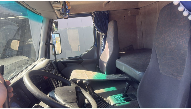 Tractor unit Renault Premium 420 (BOITE MANUELLE / MANUAL GEARBOX): picture 20