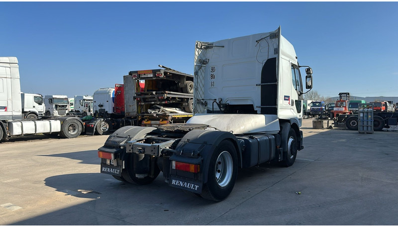 Renault Premium 420 (POMPE HYDRAULIQUE / PTO / BOITE MANUELLE / MANUAL GEARBOX) - Tractor unit: picture 5 Renault Premium 420 (POMPE HYDRAULIQUE / PTO / BOITE MANUELLE / MANUAL GEARBOX) - Tractor unit: picture 5