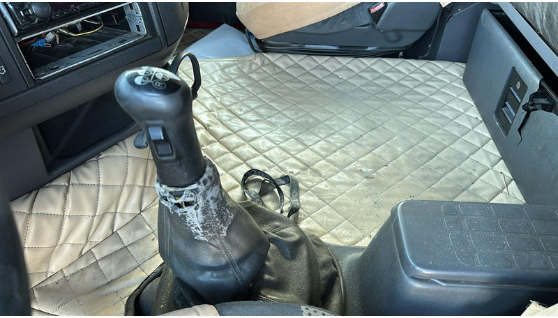 Leasing of Volvo FH 400 (MANUAL GEARBOX / EURO 5 / BOITE MANUELLE) Volvo FH 400 (MANUAL GEARBOX / EURO 5 / BOITE MANUELLE): picture 17 Leasing of Volvo FH 400 (MANUAL GEARBOX / EURO 5 / BOITE MANUELLE) Volvo FH 400 (MANUAL GEARBOX / EURO 5 / BOITE MANUELLE): picture 17