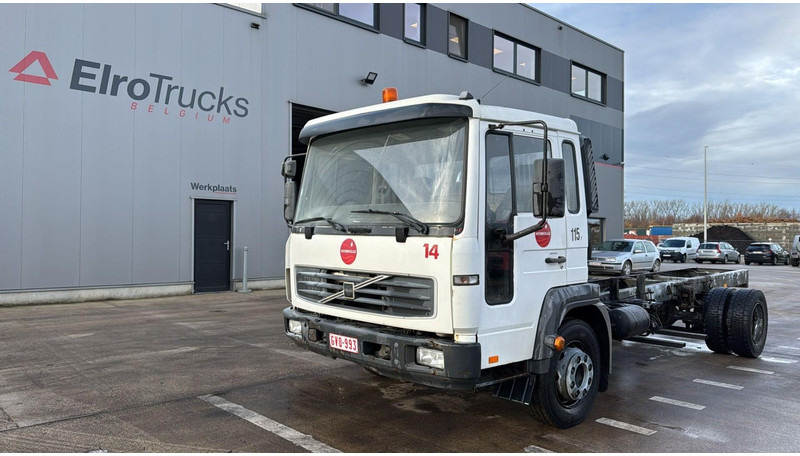 Volvo FL 220 (BELGIAN TRUCK / MANUAL GEARBOX / CAMION BELGE) - Cab chassis truck: picture 1 Volvo FL 220 (BELGIAN TRUCK / MANUAL GEARBOX / CAMION BELGE) - Cab chassis truck: picture 1