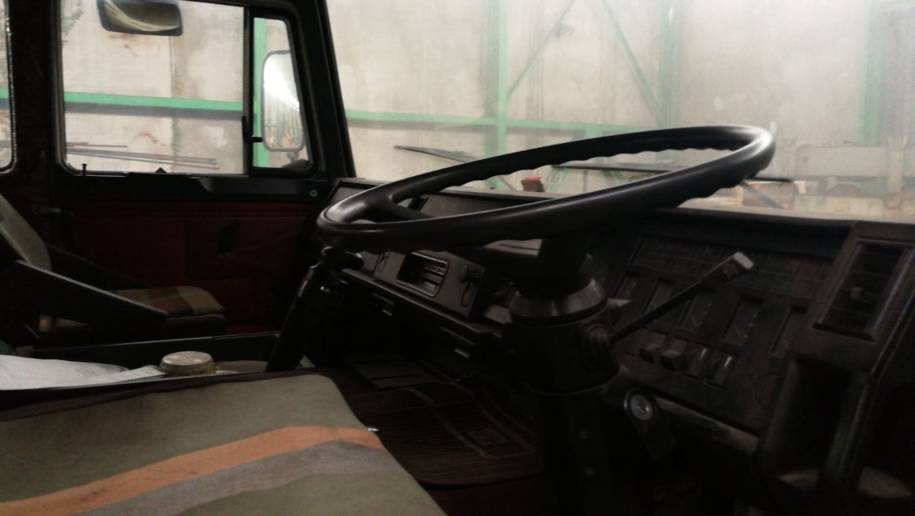 Iveco 190.26 RHD - Dropside/ Flatbed truck: picture 3 Iveco 190.26 RHD - Dropside/ Flatbed truck: picture 3
