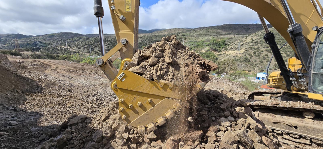 CAT 349 Armored Heavy Duty Bucket - Excavator bucket for Crawler excavator: picture 1 CAT 349 Armored Heavy Duty Bucket - Excavator bucket for Crawler excavator: picture 1