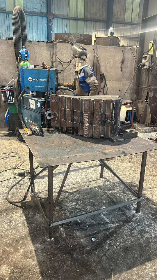 CATERPILLAR 305 Mini Excavator Bucket - Excavator bucket for Mini excavator: picture 4 CATERPILLAR 305 Mini Excavator Bucket - Excavator bucket for Mini excavator: picture 4