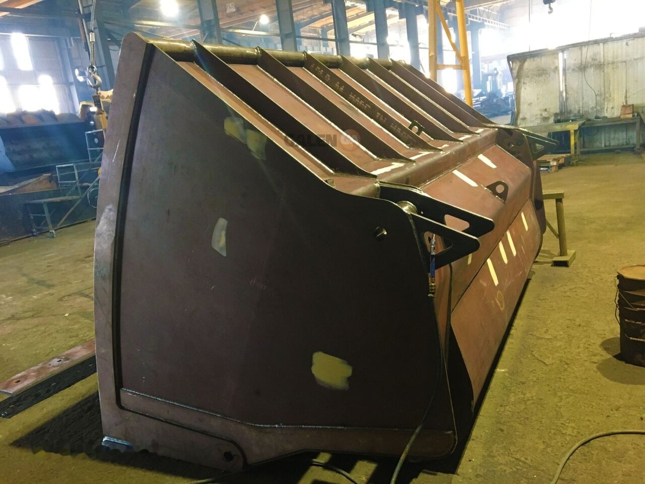 Galen High Dump Bucket - Loader bucket: picture 3 Galen High Dump Bucket - Loader bucket: picture 3