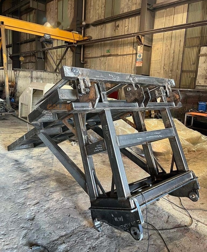 Galen Loader Bale Spear Attachment - Forks for Agricultural machinery: picture 3 Galen Loader Bale Spear Attachment - Forks for Agricultural machinery: picture 3
