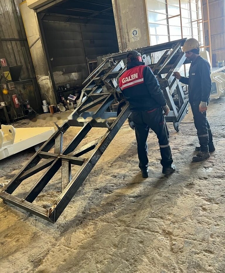 Galen Loader Bale Spear Attachment - Forks for Agricultural machinery: picture 2 Galen Loader Bale Spear Attachment - Forks for Agricultural machinery: picture 2