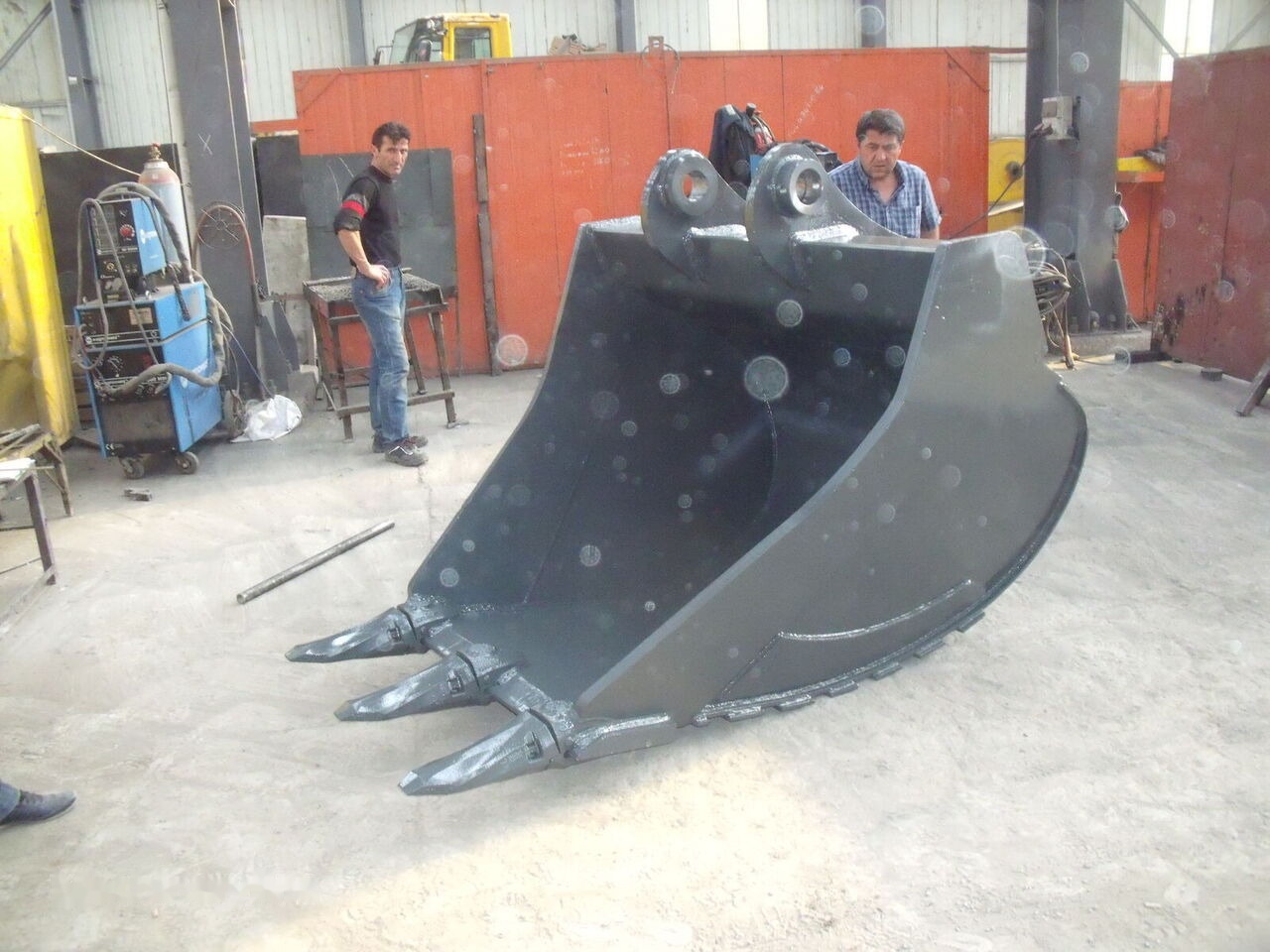 Galen TRAPEZOID BUCKET (V Ditch Bucket) - Excavator bucket: picture 4 Galen TRAPEZOID BUCKET (V Ditch Bucket) - Excavator bucket: picture 4