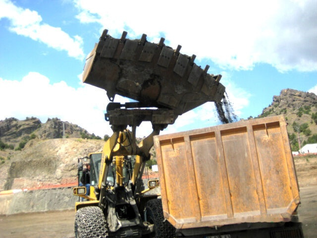 Komatsu HIGH DUMPING BUCKET - Loader bucket: picture 2 Komatsu HIGH DUMPING BUCKET - Loader bucket: picture 2