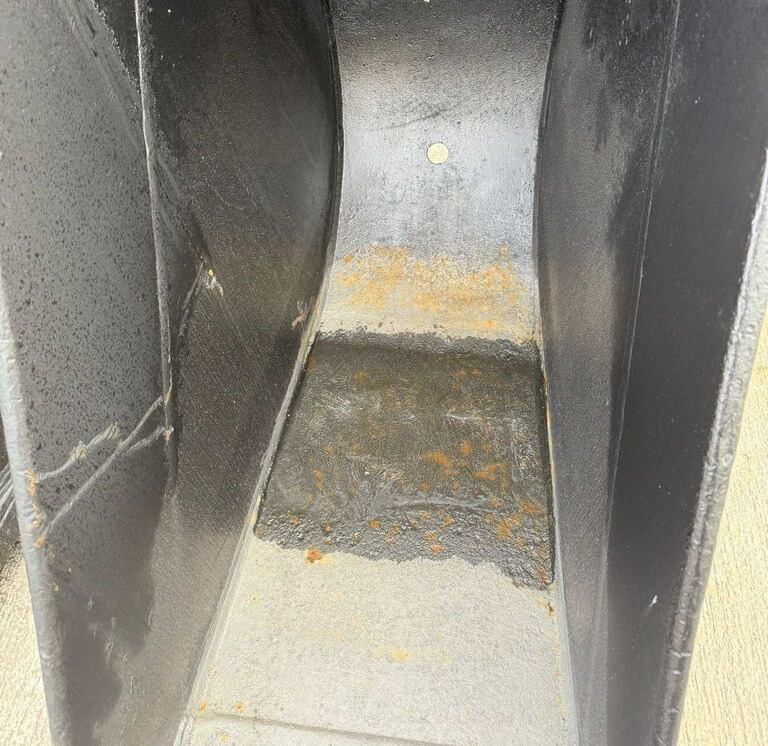 Komatsu PC200 Channel Bucket - Excavator bucket: picture 5 Komatsu PC200 Channel Bucket - Excavator bucket: picture 5