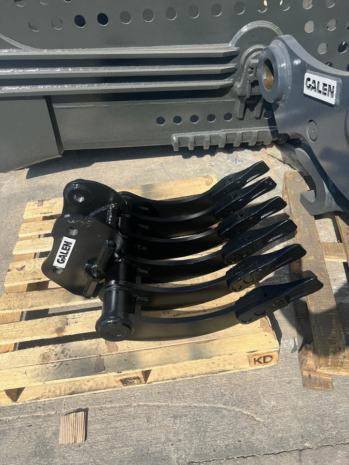 Takeuchi TB235 Grab Rake Attachment - Ripper for Mini excavator: picture 1 Takeuchi TB235 Grab Rake Attachment - Ripper for Mini excavator: picture 1