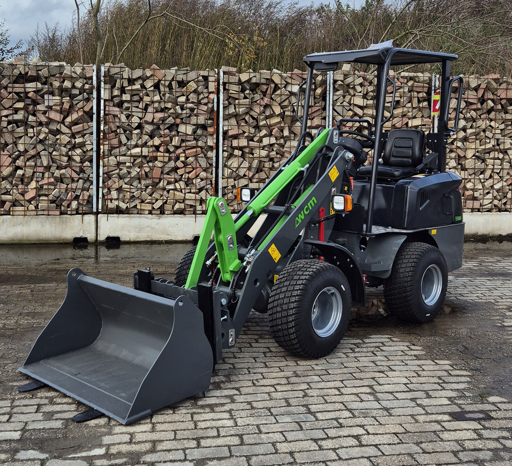 WCM-606 - Wheel loader: picture 1 WCM-606 - Wheel loader: picture 1