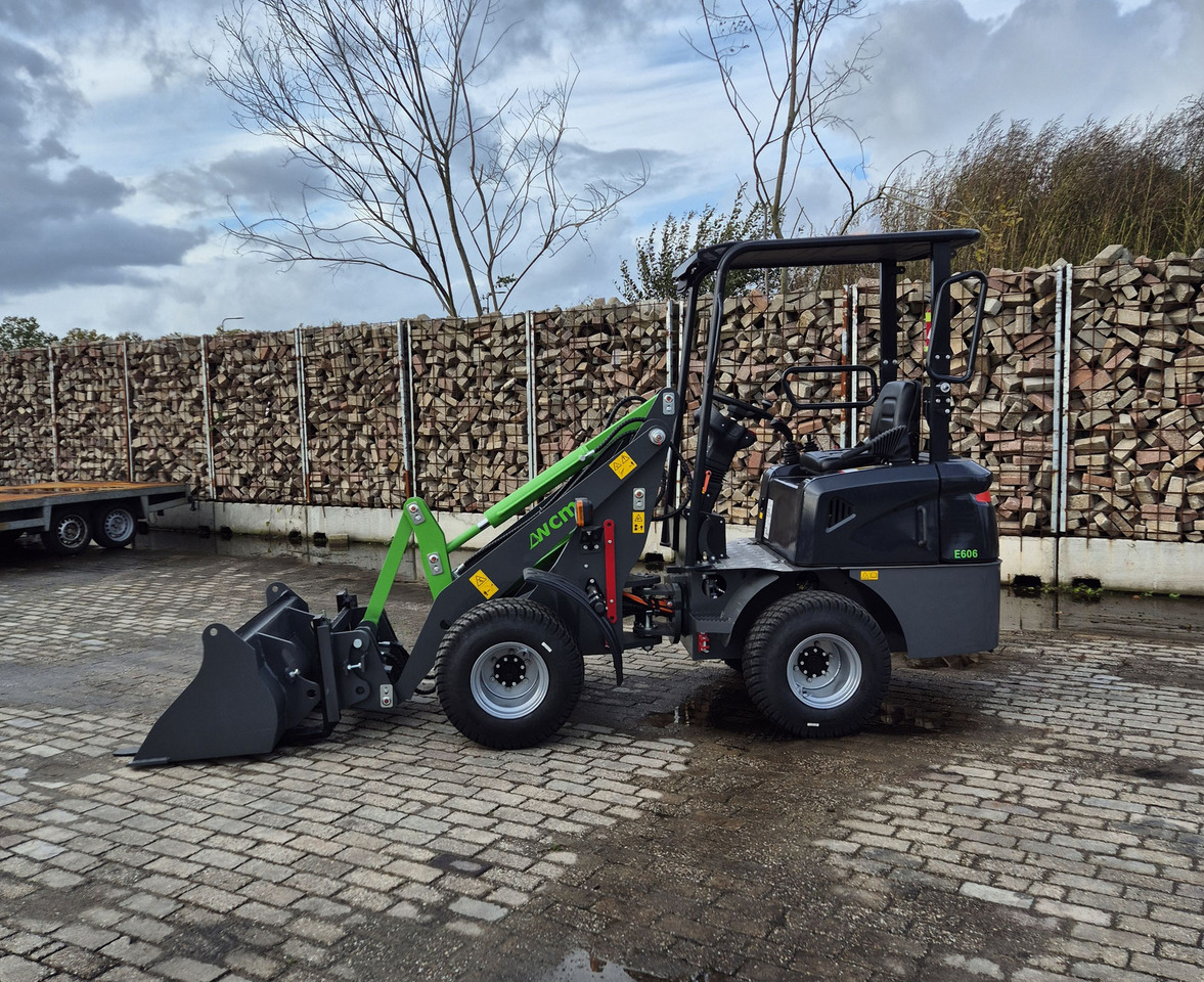 WCM-606 - Wheel loader: picture 3 WCM-606 - Wheel loader: picture 3