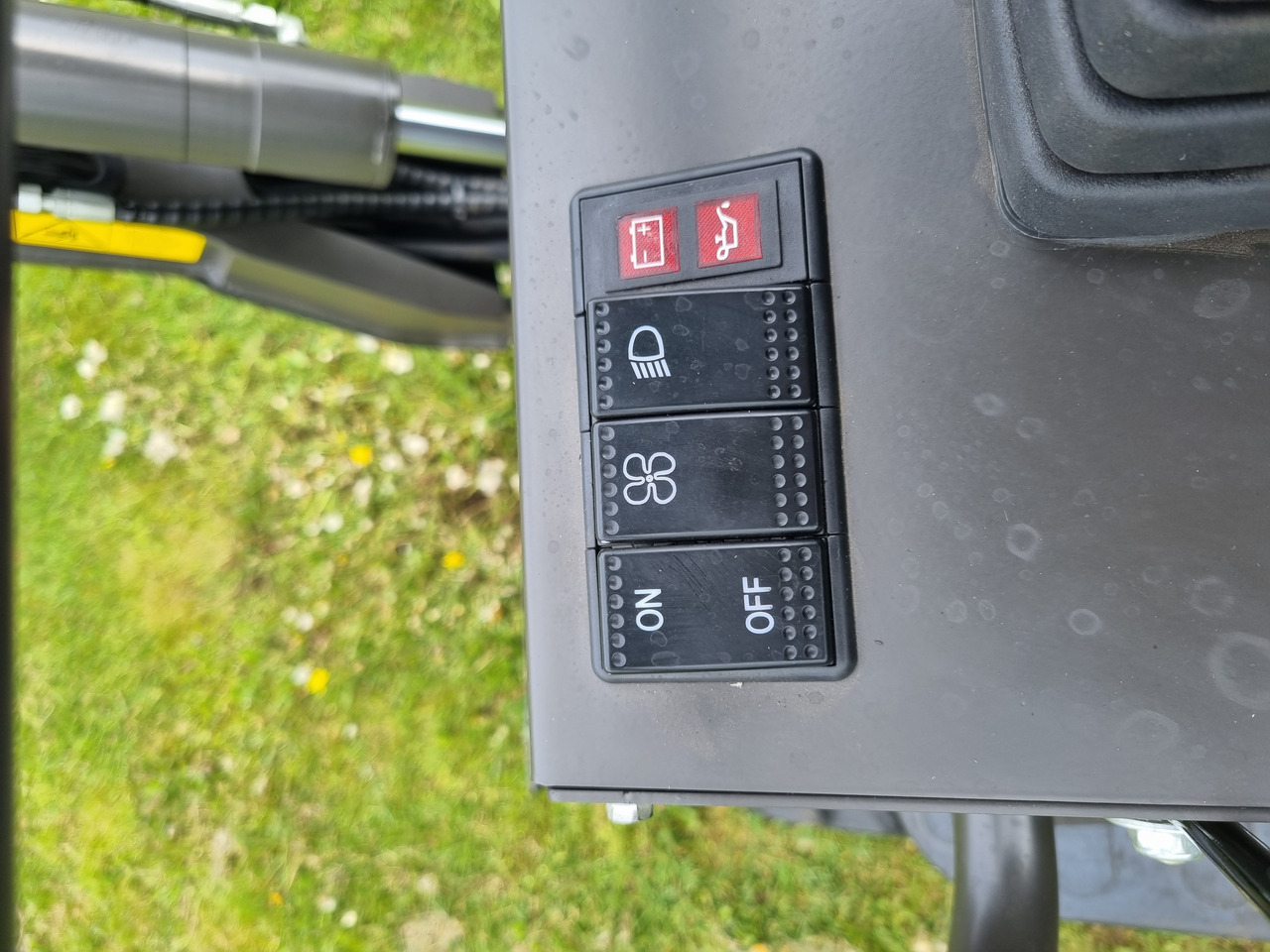 New Mini excavator WCM CTX8010: picture 9 New Mini excavator WCM CTX8010: picture 9