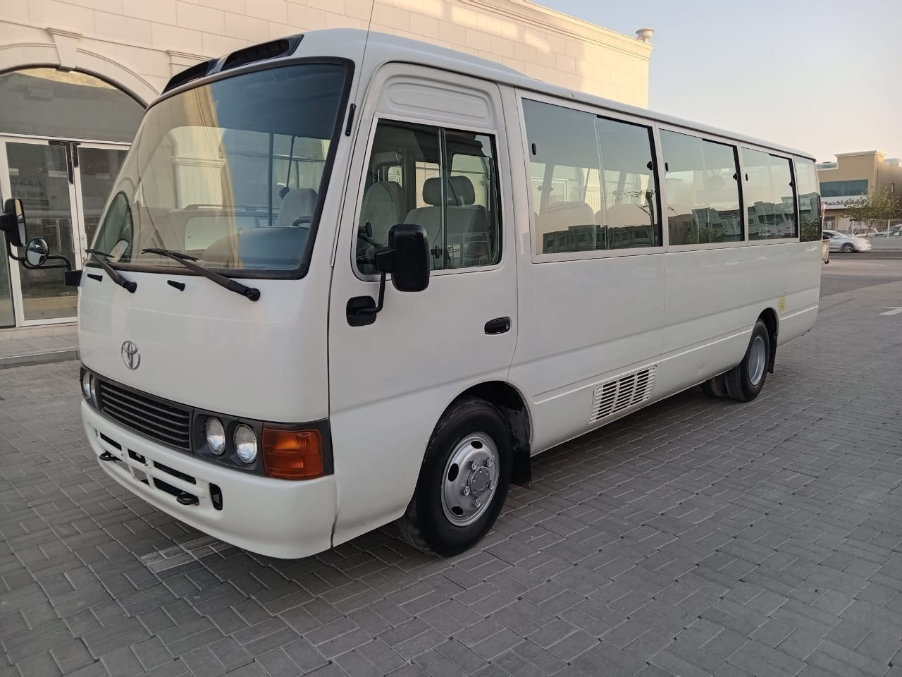 TOYOTA Coaster ... 30 places - diesel - climatisé ... BELGIQUE.. - Minibus, Passenger van: picture 1 TOYOTA Coaster ... 30 places - diesel - climatisé ... BELGIQUE.. - Minibus, Passenger van: picture 1