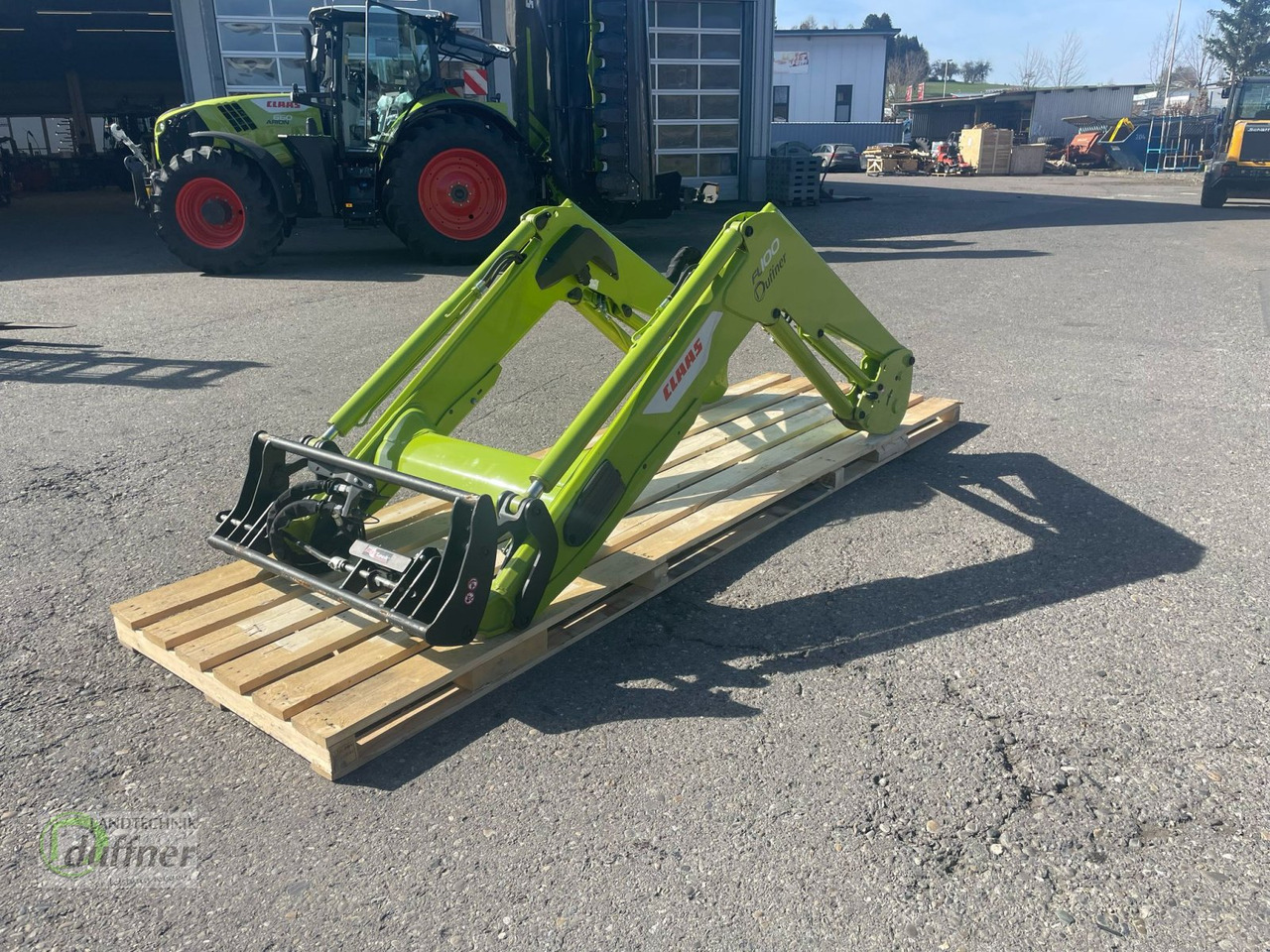CLAAS FL 100 - Front loader for tractor: picture 3 CLAAS FL 100 - Front loader for tractor: picture 3