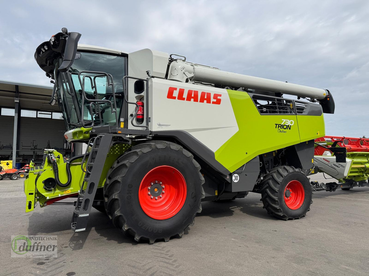 CLAAS Trion 730 - Combine harvester: picture 1 CLAAS Trion 730 - Combine harvester: picture 1