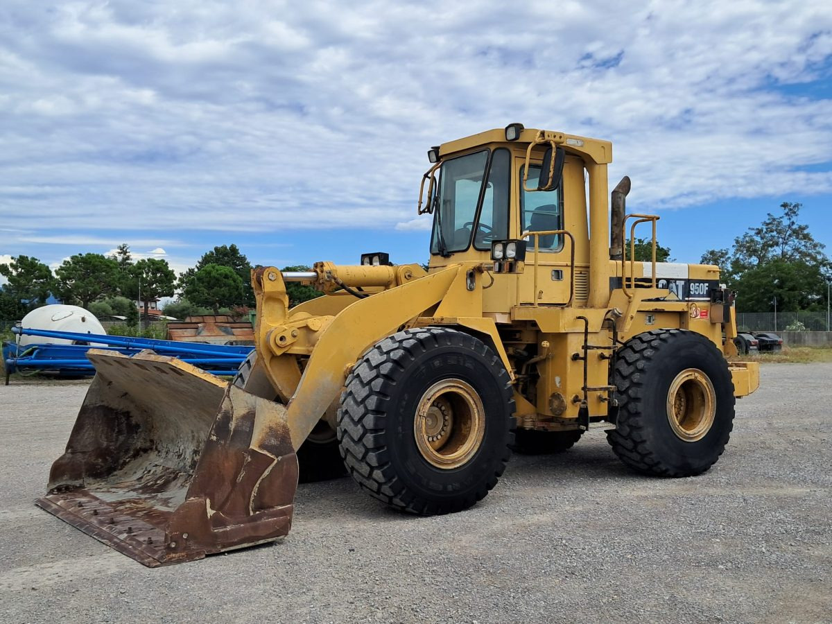 Wheel loader CATERPILLAR 950F: picture 6