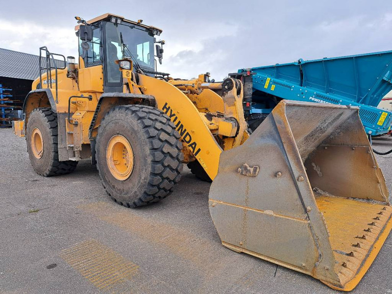 Hyundai HL980XT - Wheel loader: picture 1 Hyundai HL980XT - Wheel loader: picture 1