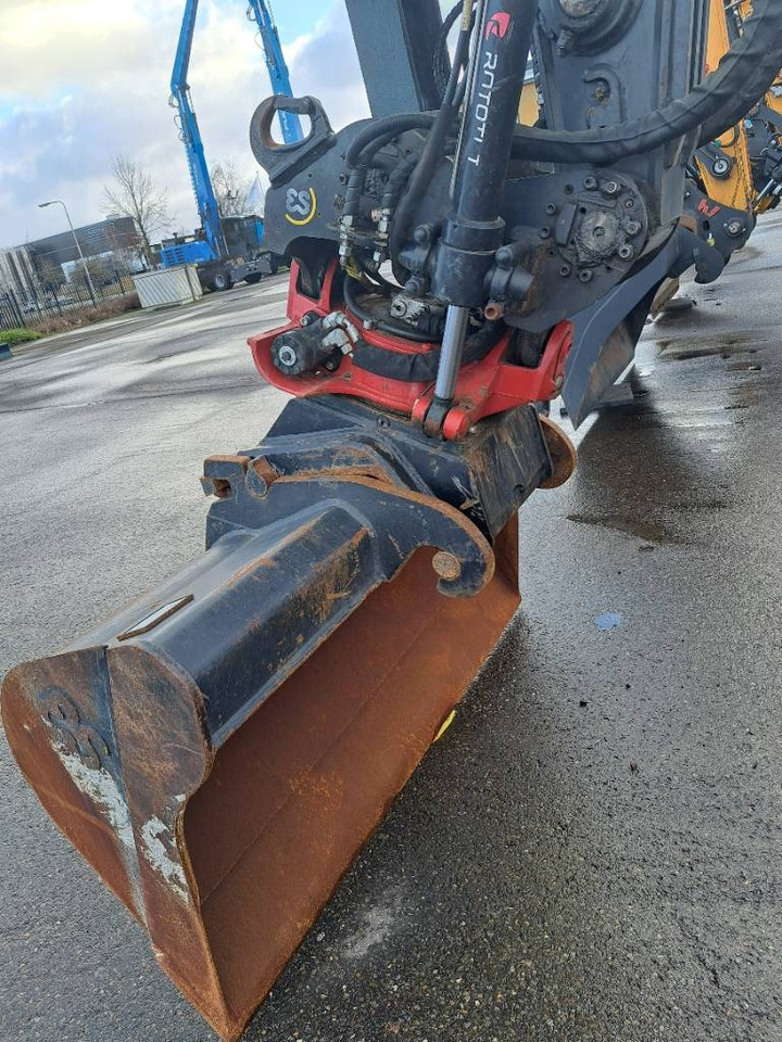 Wheel excavator Hyundai HW140A + Tiltrotator: picture 6