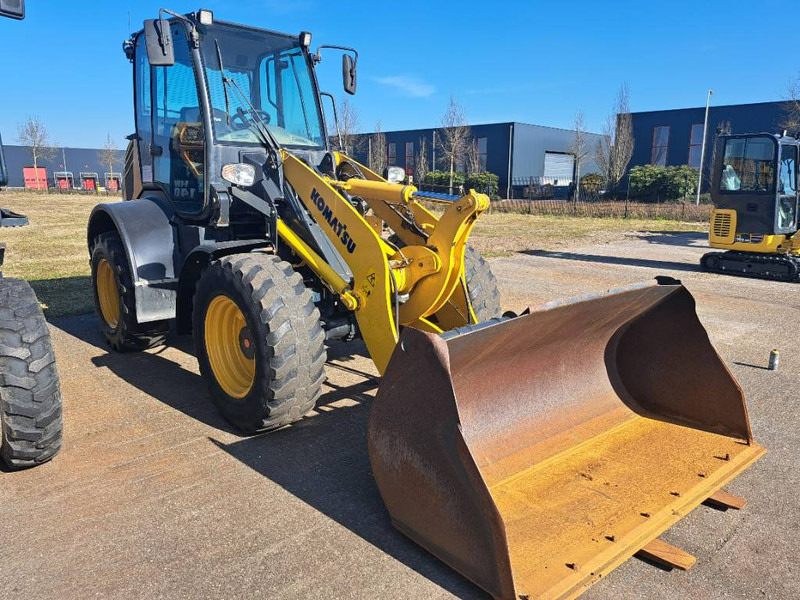 Komatsu WA100-8E0 - Wheel loader: picture 2 Komatsu WA100-8E0 - Wheel loader: picture 2