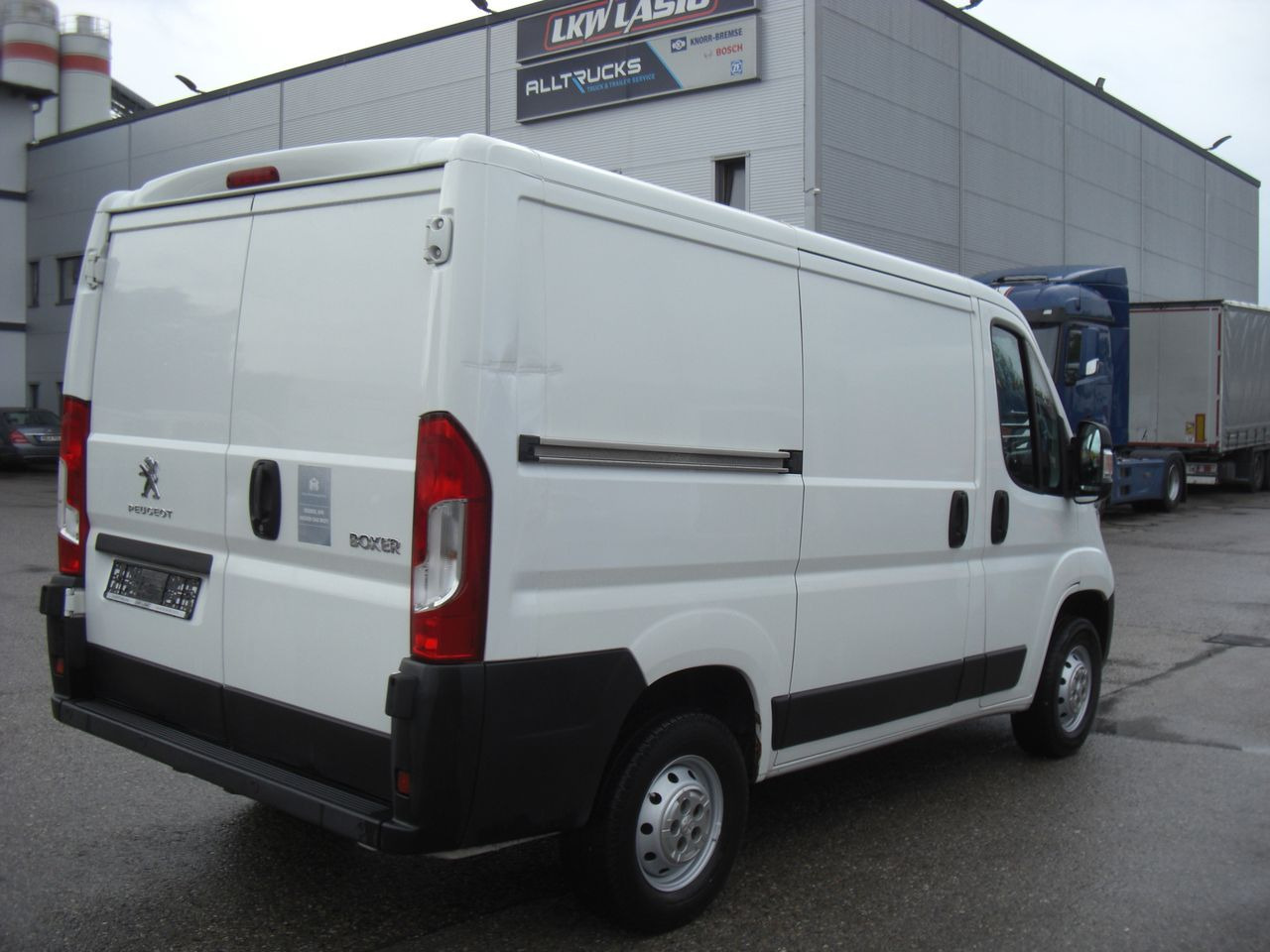 Peugeot BOXER 2,0 KURZ/NIEDRIG - Small van: picture 3 Peugeot BOXER 2,0 KURZ/NIEDRIG - Small van: picture 3