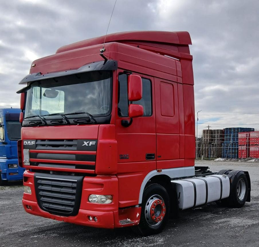 DAF XF 105 - Tractor unit: picture 2 DAF XF 105 - Tractor unit: picture 2