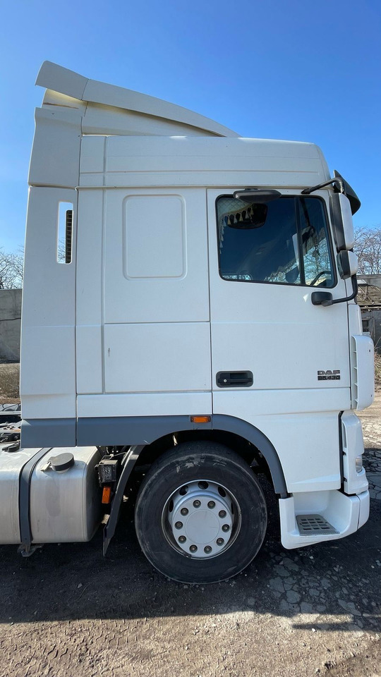 DAF XF 95.430 Tractor head 4x2 - Tractor unit: picture 5 DAF XF 95.430 Tractor head 4x2 - Tractor unit: picture 5