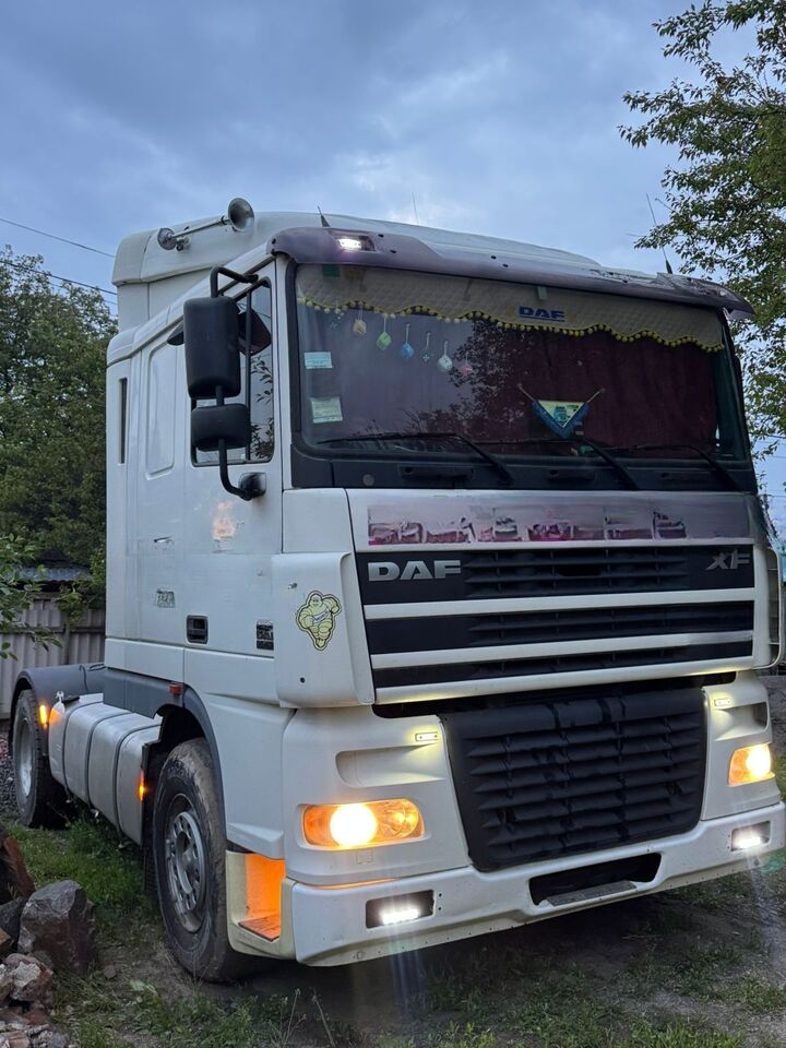DAF XF95 - Tractor unit: picture 1 DAF XF95 - Tractor unit: picture 1