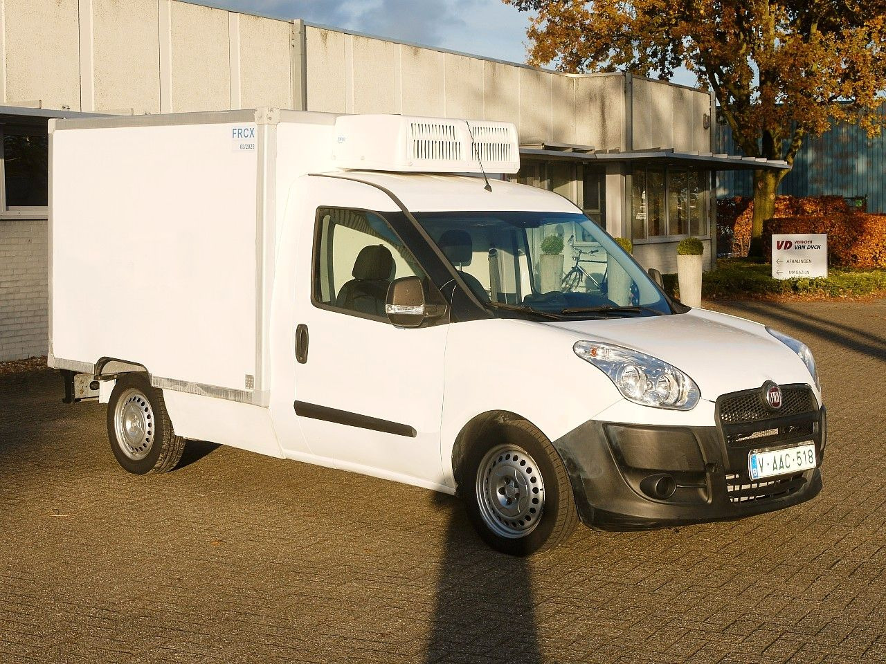 Fiat DOBLO 1.6 KUHLKOFFER CARRIER XARIOS -20 / AIRCO - Refrigerated van: picture 2 Fiat DOBLO 1.6 KUHLKOFFER CARRIER XARIOS -20 / AIRCO - Refrigerated van: picture 2