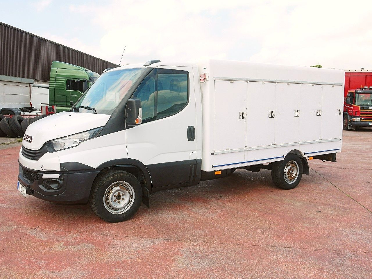 Iveco 35S12 DAILY ISOTHERM KOFFER 5 TURIG / AIRCO - Refrigerated van: picture 4 Iveco 35S12 DAILY ISOTHERM KOFFER 5 TURIG / AIRCO - Refrigerated van: picture 4
